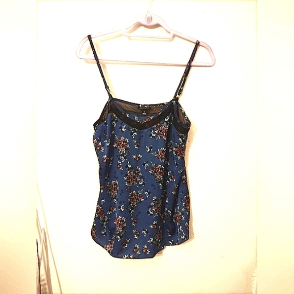 I ♥️Ronson Blue Floral Lace Neckline Spaghetti Strap Top Size Small - Picture 2 of 8